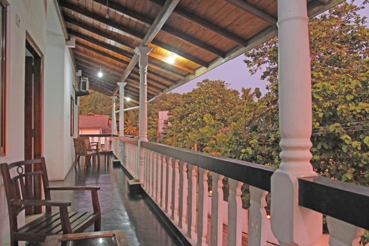 Sunny Mood Guest House Unawatuna Exterior photo
